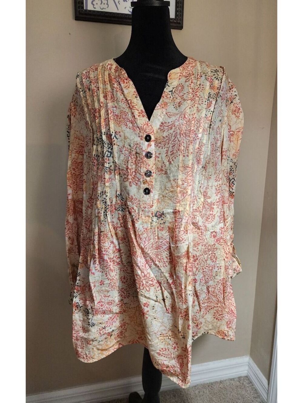 Cocomo Woman 2X Floral Print Lightweight Long Sleeve Tunic Top